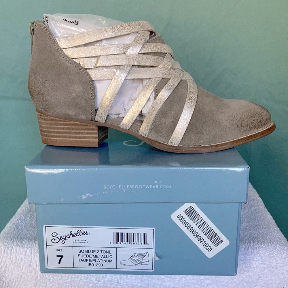 NWT Seychelles So Blue 2tone suede Metallic Taupe/Platinum ankle booties